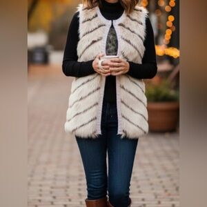 Eyeshadow Faux Fur Sweater Vest Cream and Brown Size Medium
